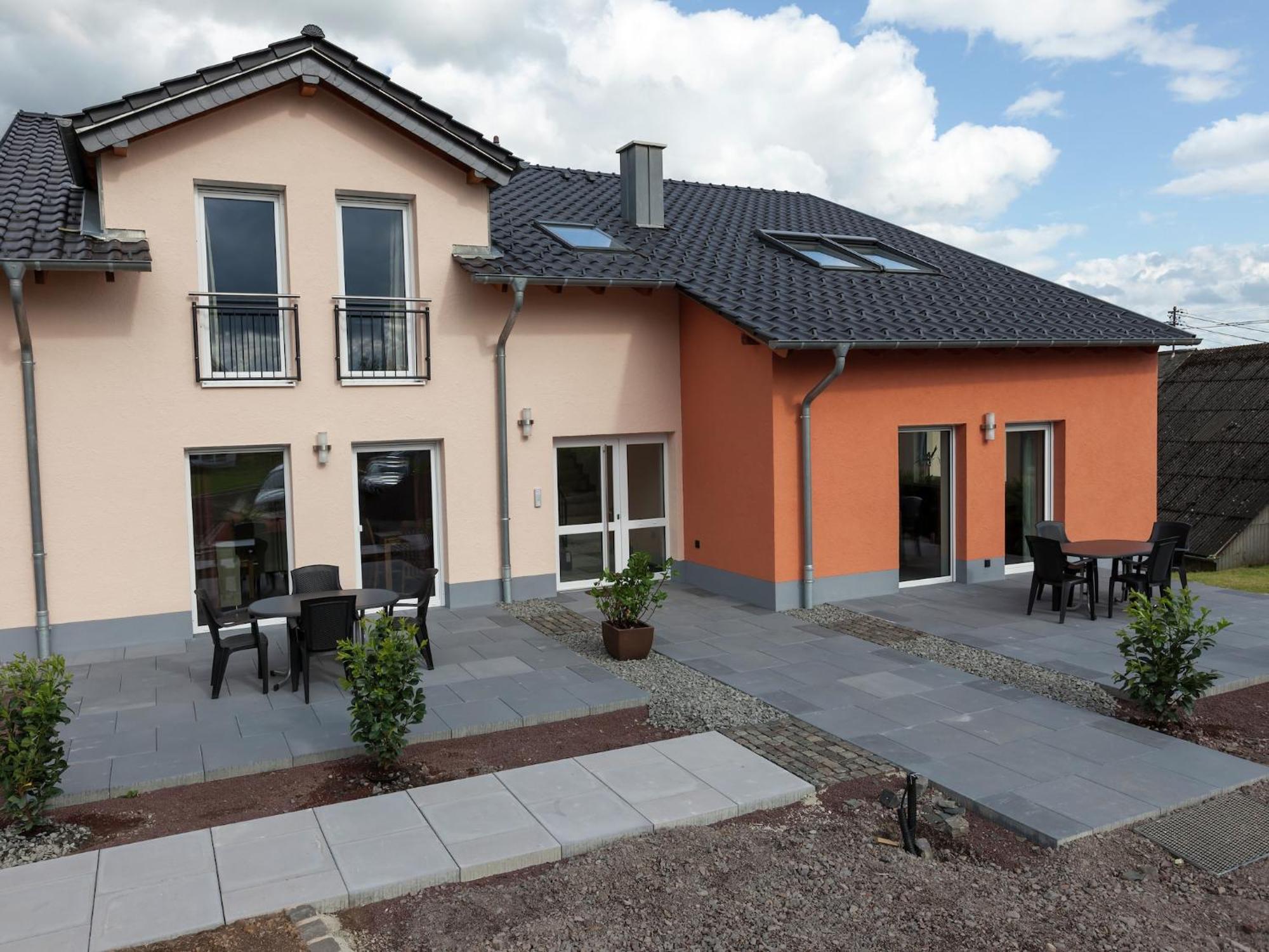 Lovely Modern Apartment With Private Terrace Ellscheid Buitenkant foto